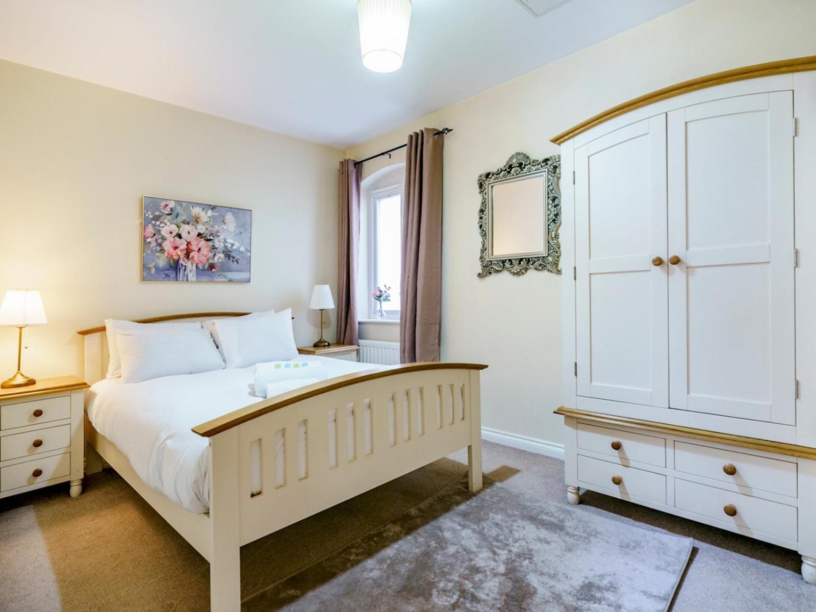 Cathedral Quarter Centre Walk Everywhere Pass The Keys Apartment